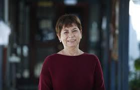 Una de las académicas que ha tenido una destacado rol en esta materia, es la Profesora Betty San Martín, Directora de Farmavet.