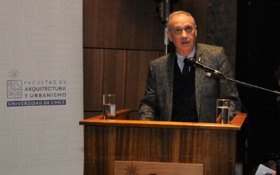 El Decano Manuel Amaya Díaz también entregó un mensaje al inicio del acto.