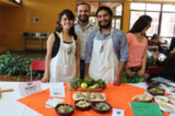 Comunidad Universitaria Participa en Certamen de Gastronomía Chilena